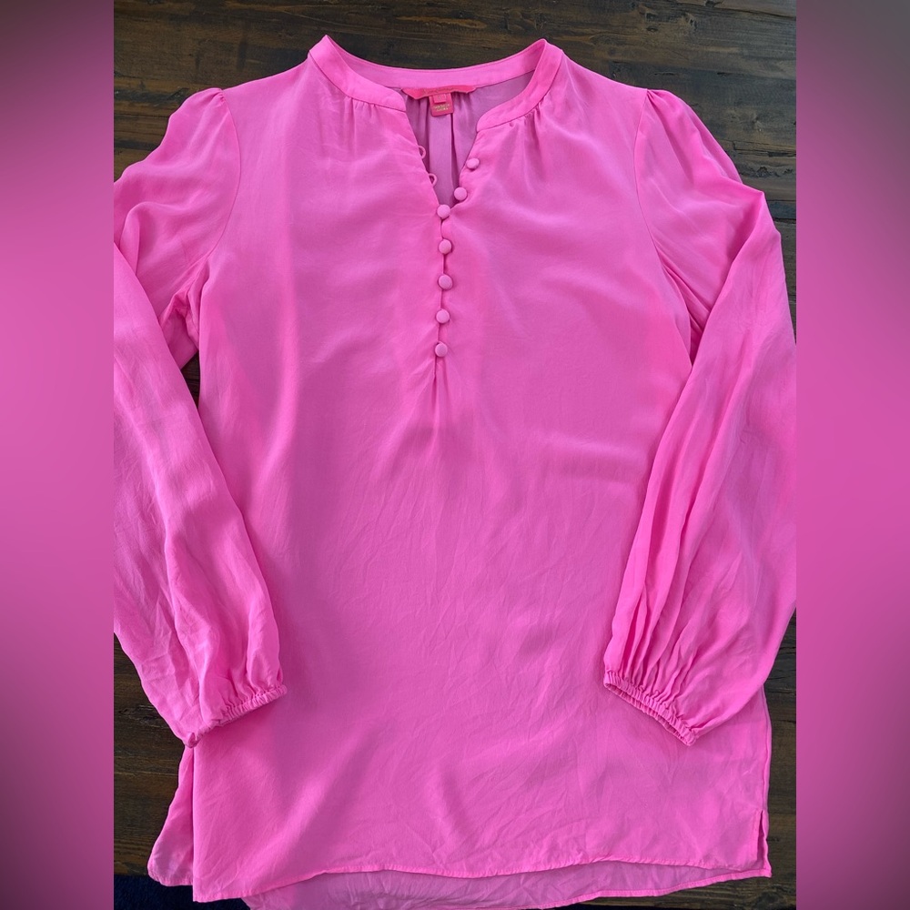 Lilly Pulitzer 100%silk blouse fits tts shocking pink. Wear with LP bottoms